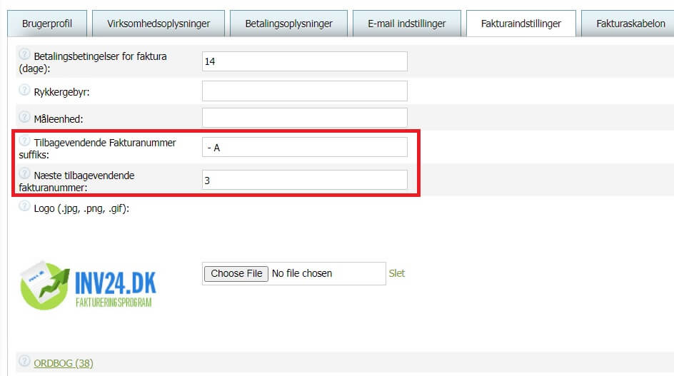 I fakturaindstillinger kan du indstille 2 parametre for tilbagevendende fakturaer: